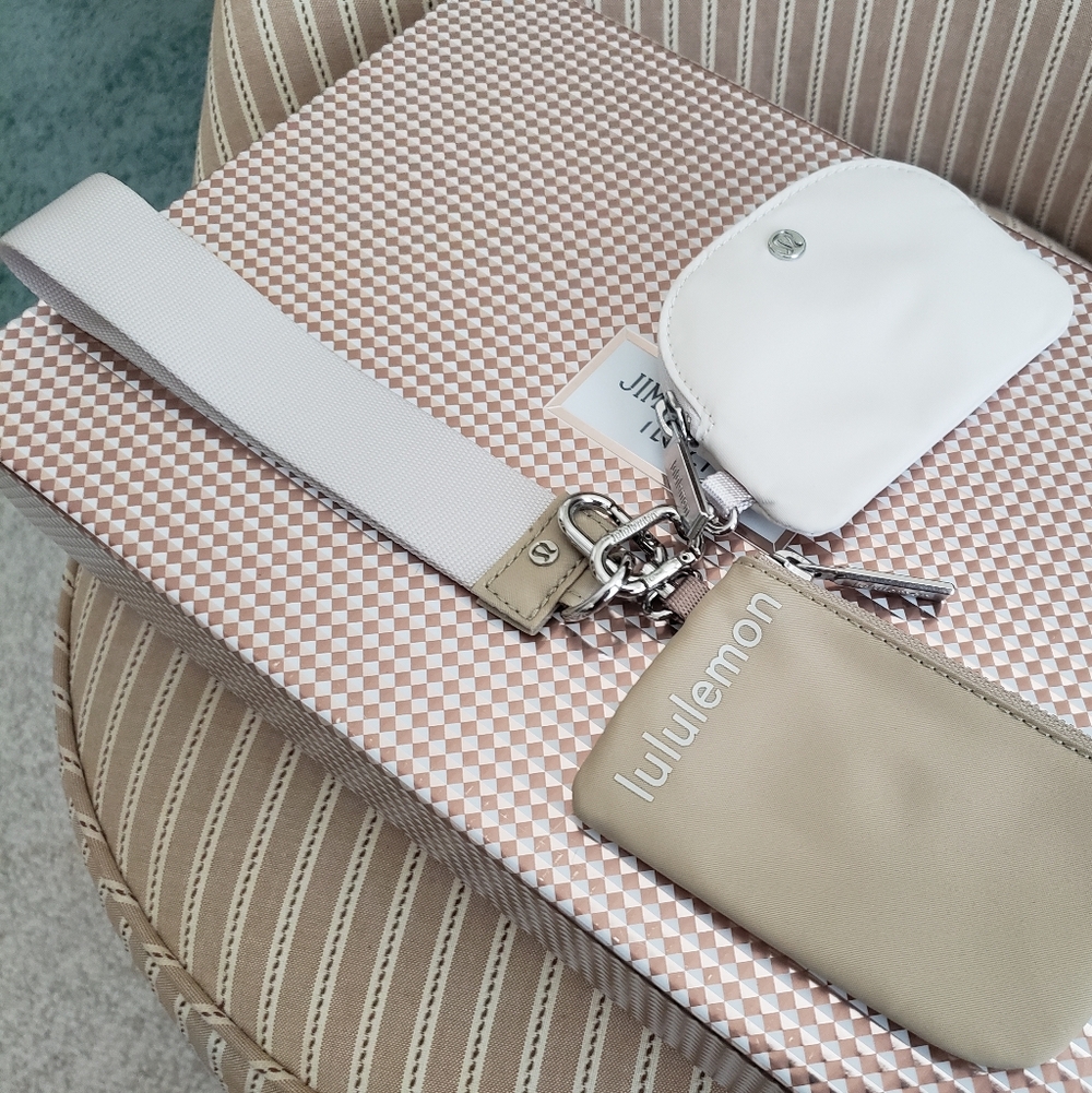 Lululemon Dual Pouch wristlet keychain
